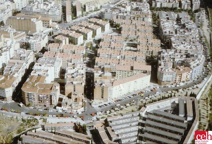 Vista aérea de los bloques de la Florida hacia 1984. Fondo documental del Centre d'Estudis de L'Hospitalet.